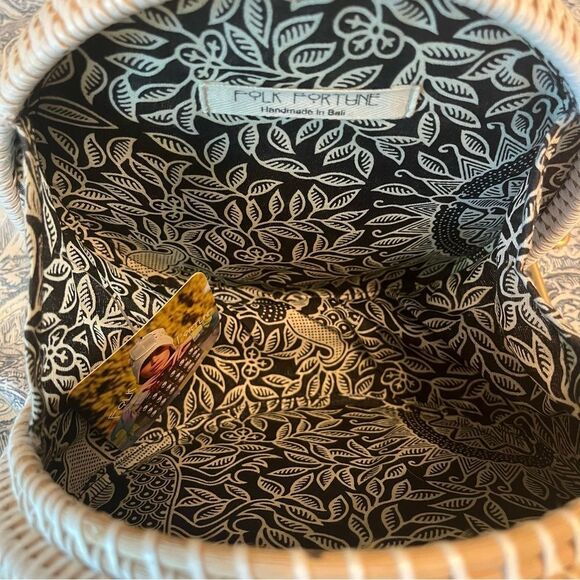 Urban Outfitters Yin Yang Round Rattan Bag NWT! - Picture 6 of 6